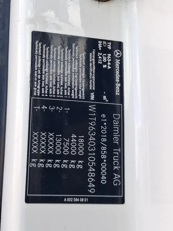 Ciągnik siodłowy miniatura 5